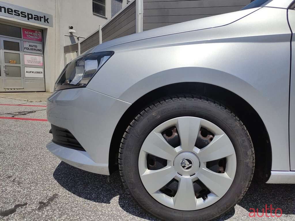 2015' Skoda Fabia photo #6