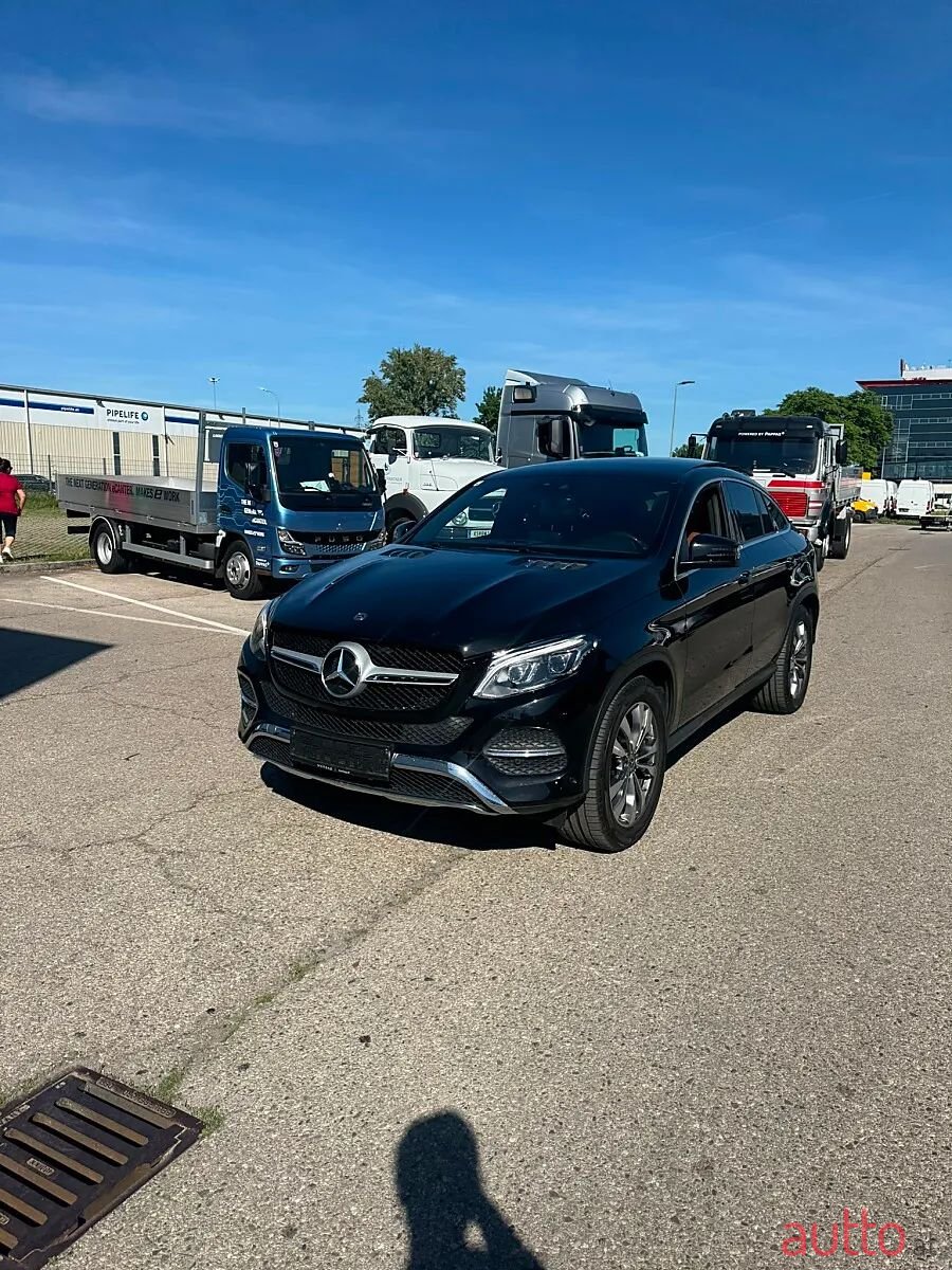 2017' Mercedes-Benz Gle-Klasse photo #1
