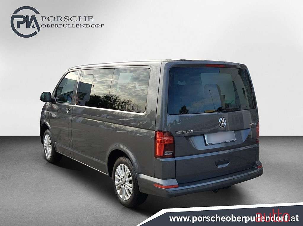 2022' Volkswagen Multivan photo #3