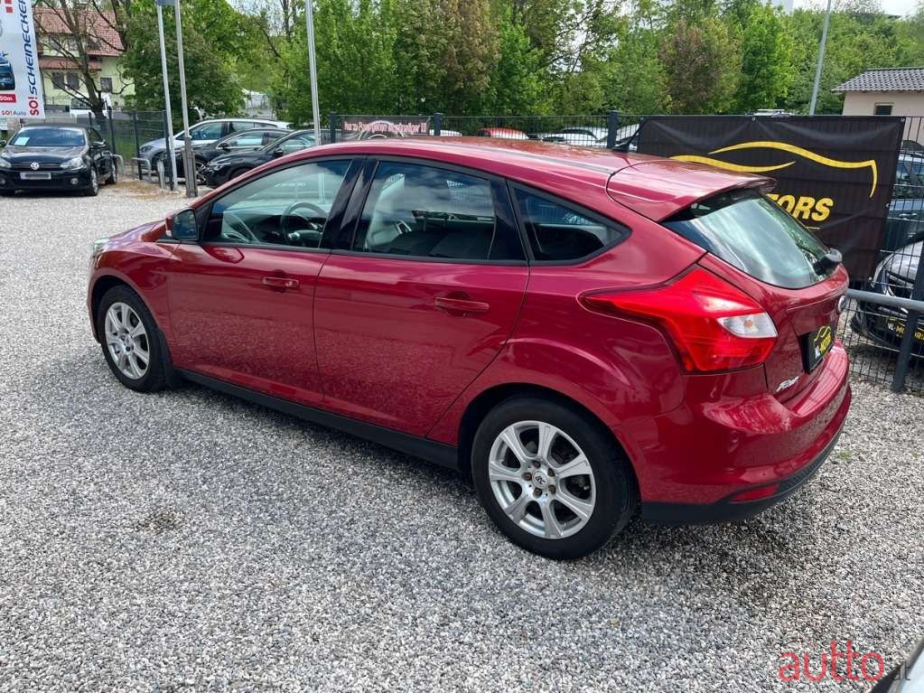 2011' Ford Focus photo #6