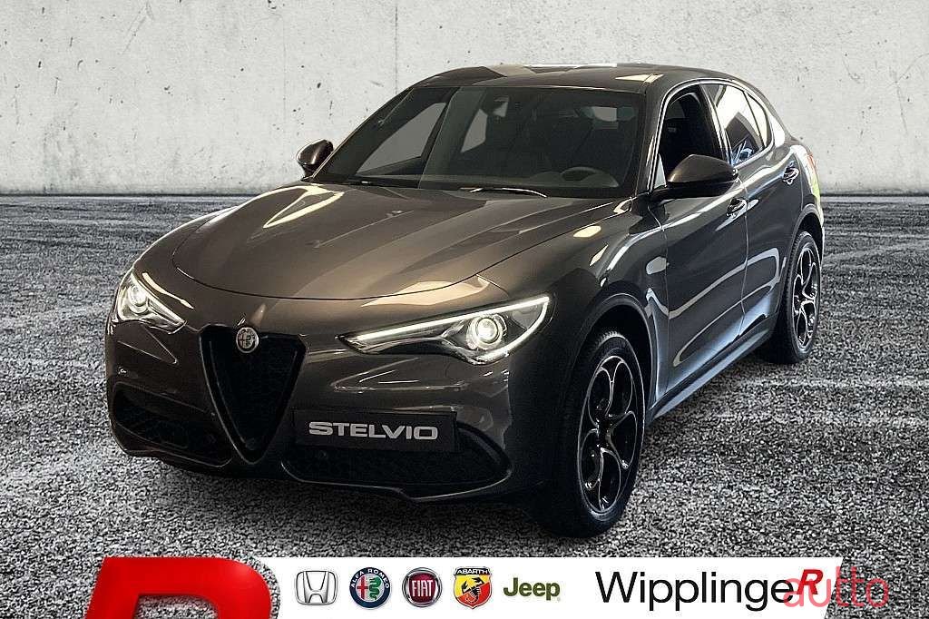 2022' Alfa Romeo Stelvio photo #4