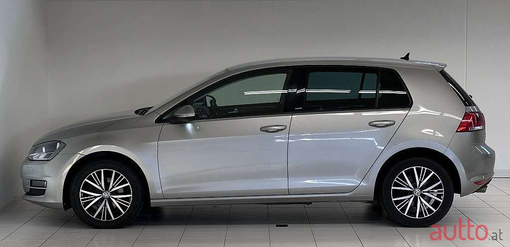 2017' Volkswagen Golf photo #6