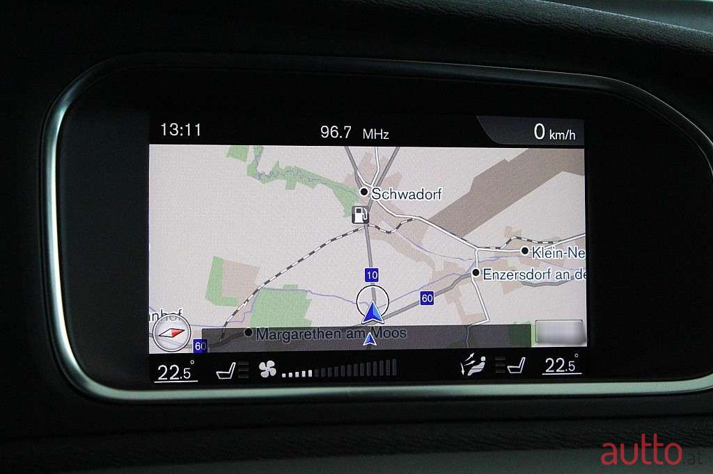 2018' Volvo V40 photo #6