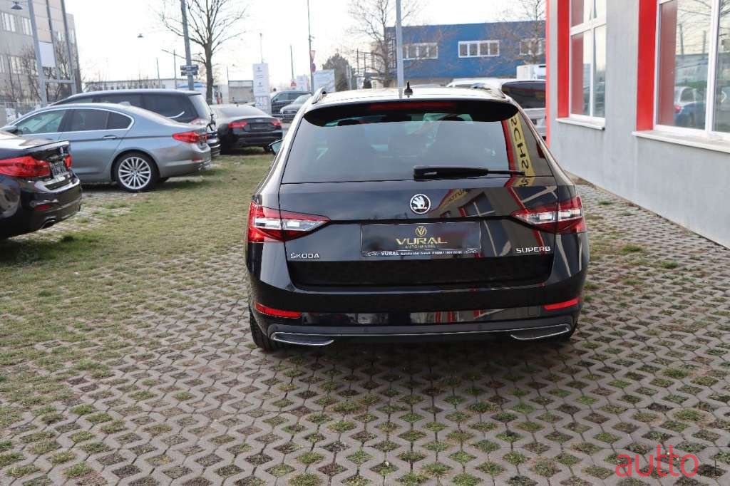 2019' Skoda Superb photo #5