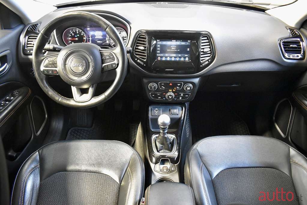 2018' Jeep Compass photo #6