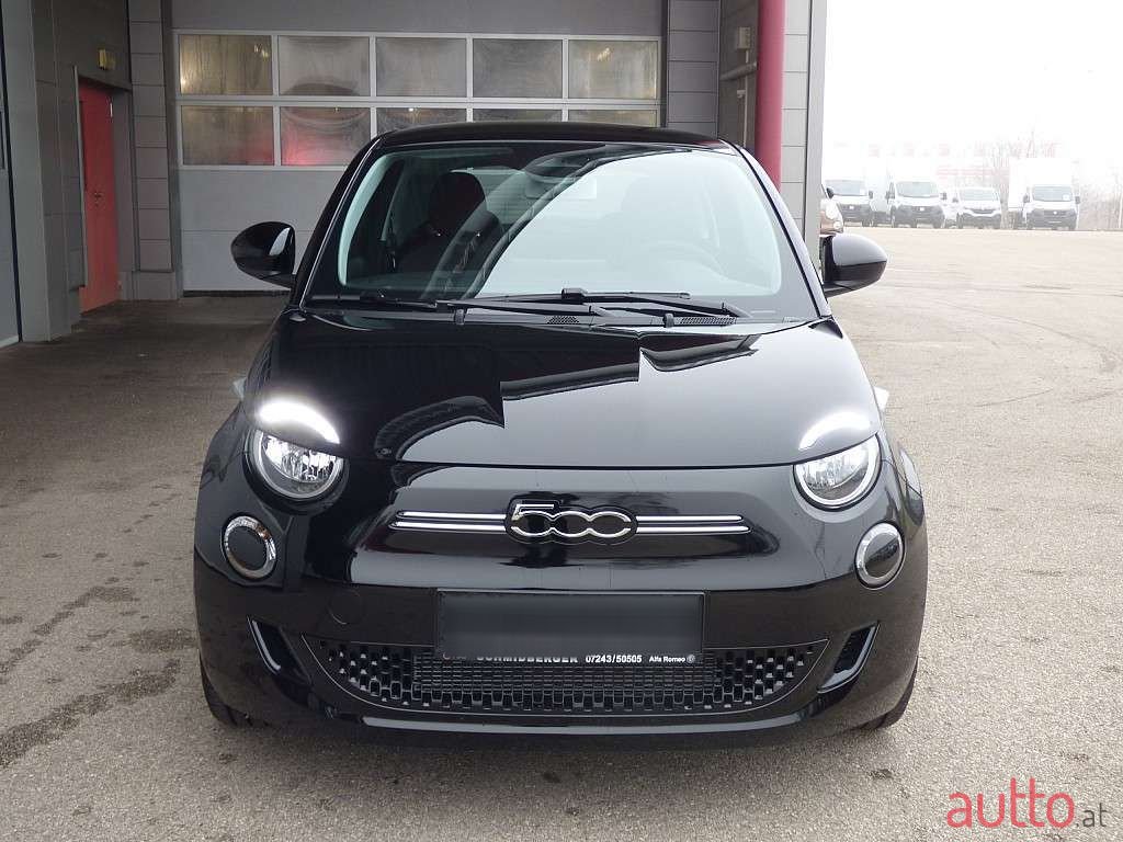 2023' Fiat 500 E photo #2