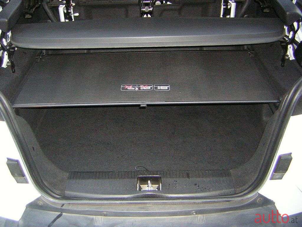 2011' Renault Megane photo #6