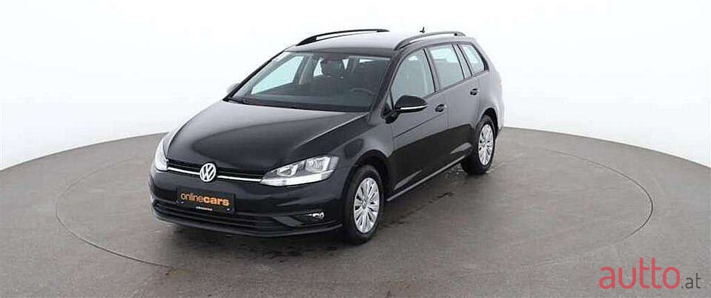 2019' Volkswagen Golf photo #1