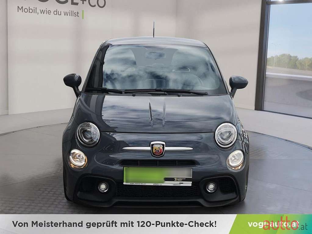 2021' Fiat 500 Abarth photo #6