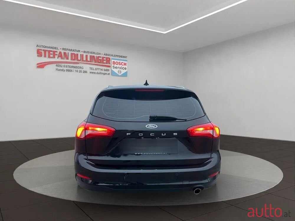 2020' Ford Focus photo #4