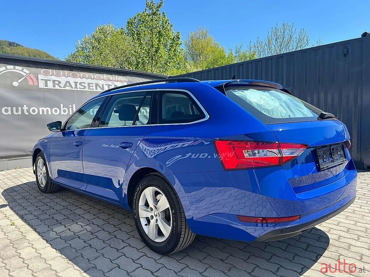2021' Skoda Superb photo #6