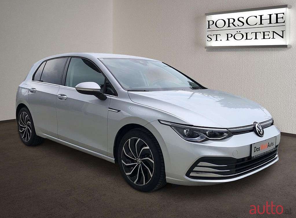 2021' Volkswagen Golf photo #2