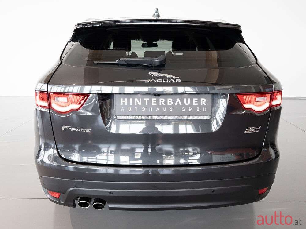2016' Jaguar F-Pace photo #3