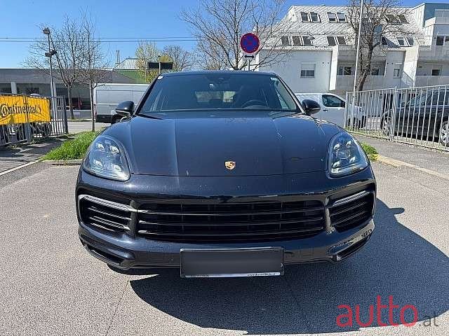 2020' Porsche Cayenne photo #3