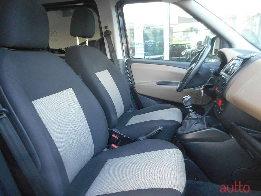 2017' Opel Combo photo #2