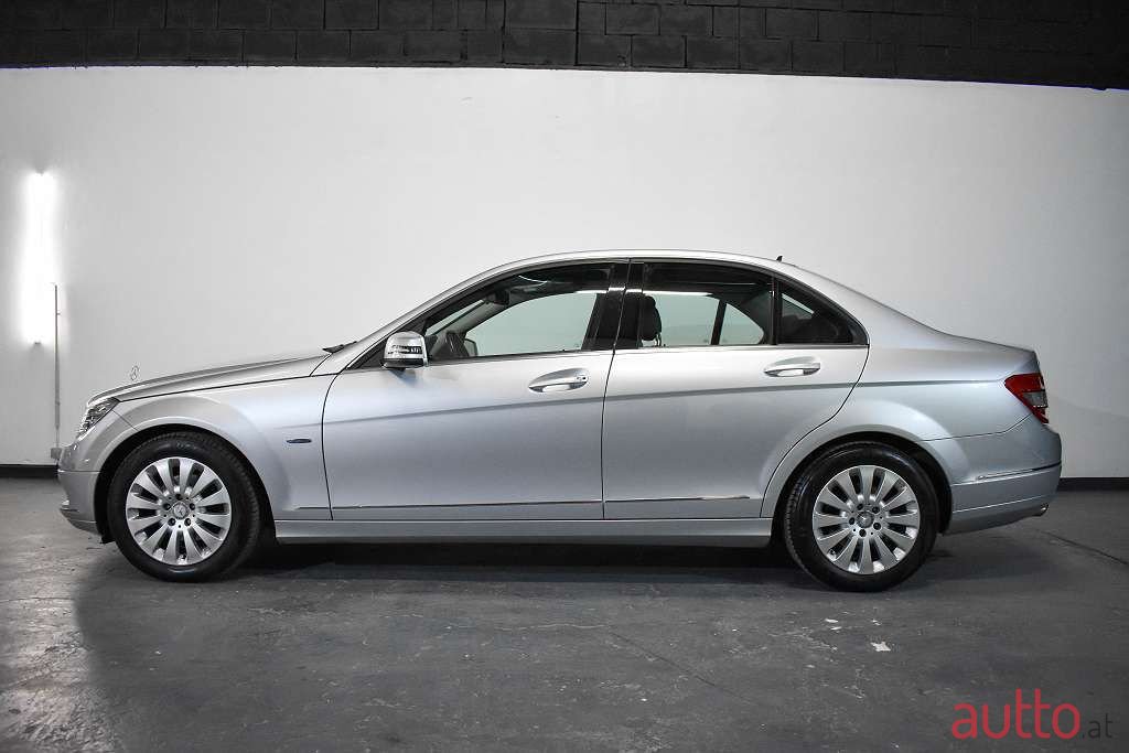 2010' Mercedes-Benz C-Klasse photo #3