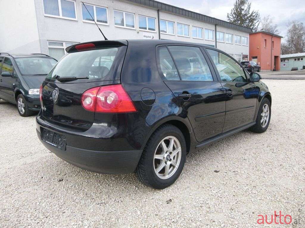 2008' Volkswagen Golf photo #4