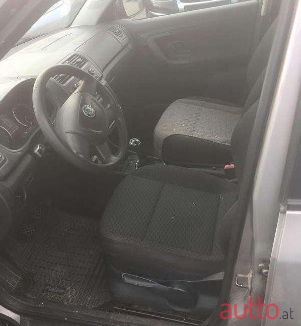 2010' Skoda Fabia photo #1