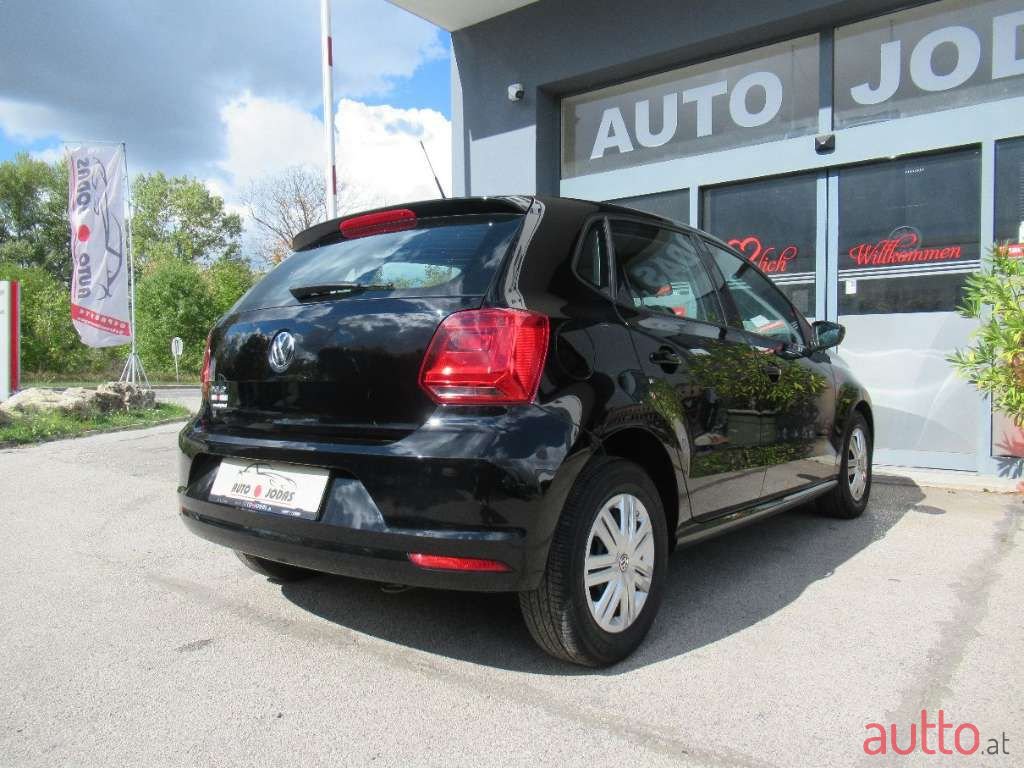 2016' Volkswagen Polo photo #5