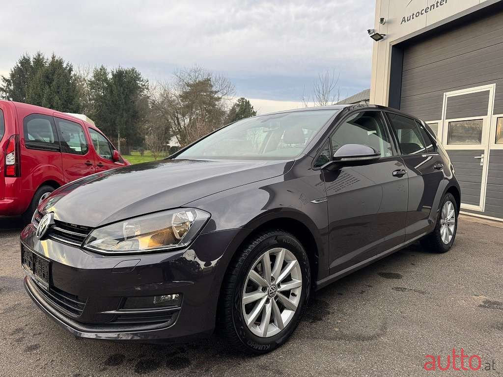 2015' Volkswagen Golf photo #3