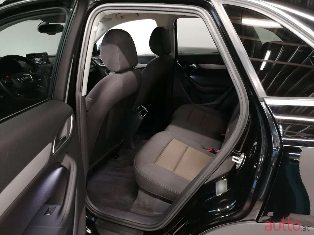 2012' Audi Q3 photo #5