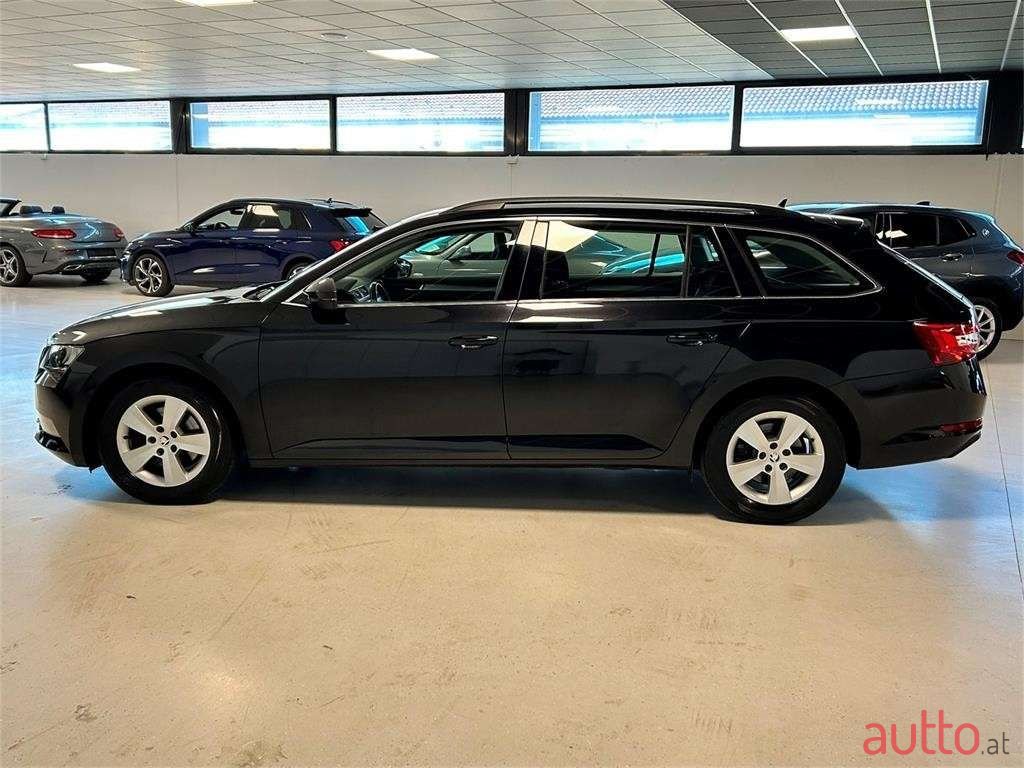 2019' Skoda Superb photo #4