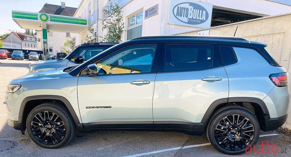 2022' Jeep Compass photo #3