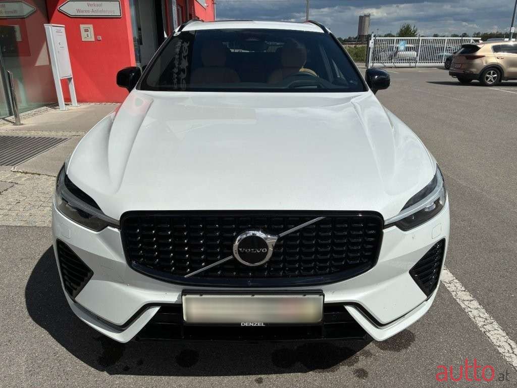 2023' Volvo XC60 photo #2