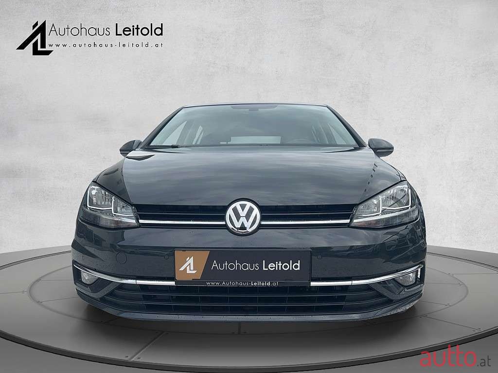 2018' Volkswagen Golf photo #2