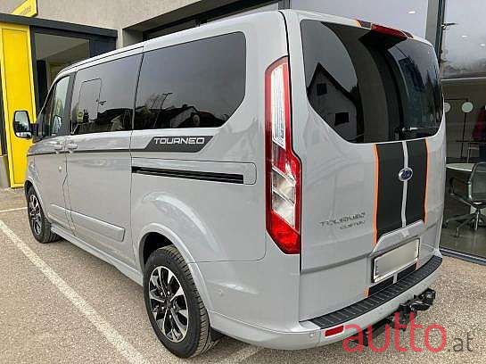 2023' Ford Tourneo photo #4