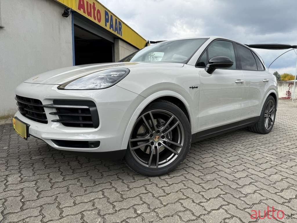 2021' Porsche Cayenne photo #1