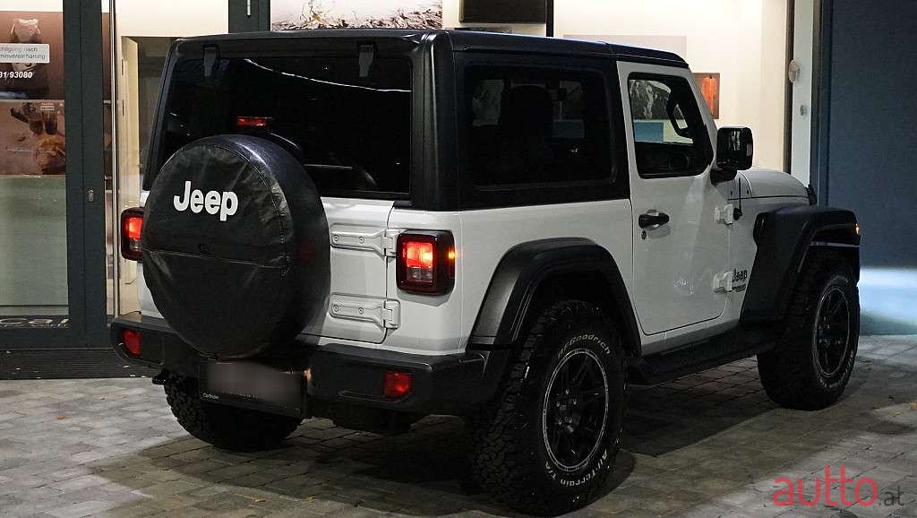 2020' Jeep Wrangler photo #5