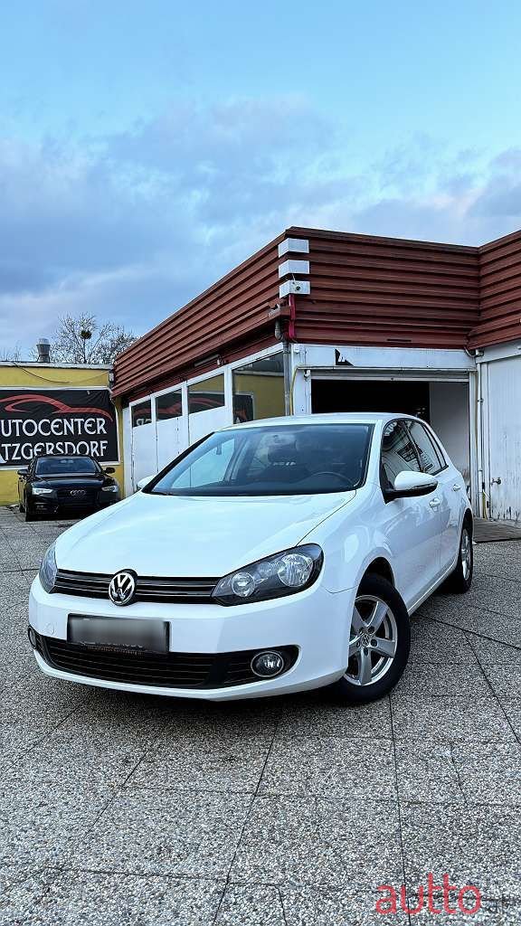 2012' Volkswagen Golf photo #4