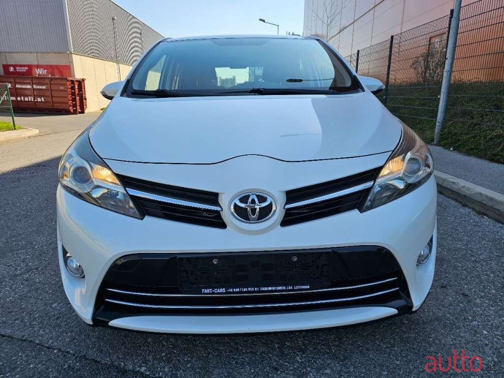 2015' Toyota Verso photo #3