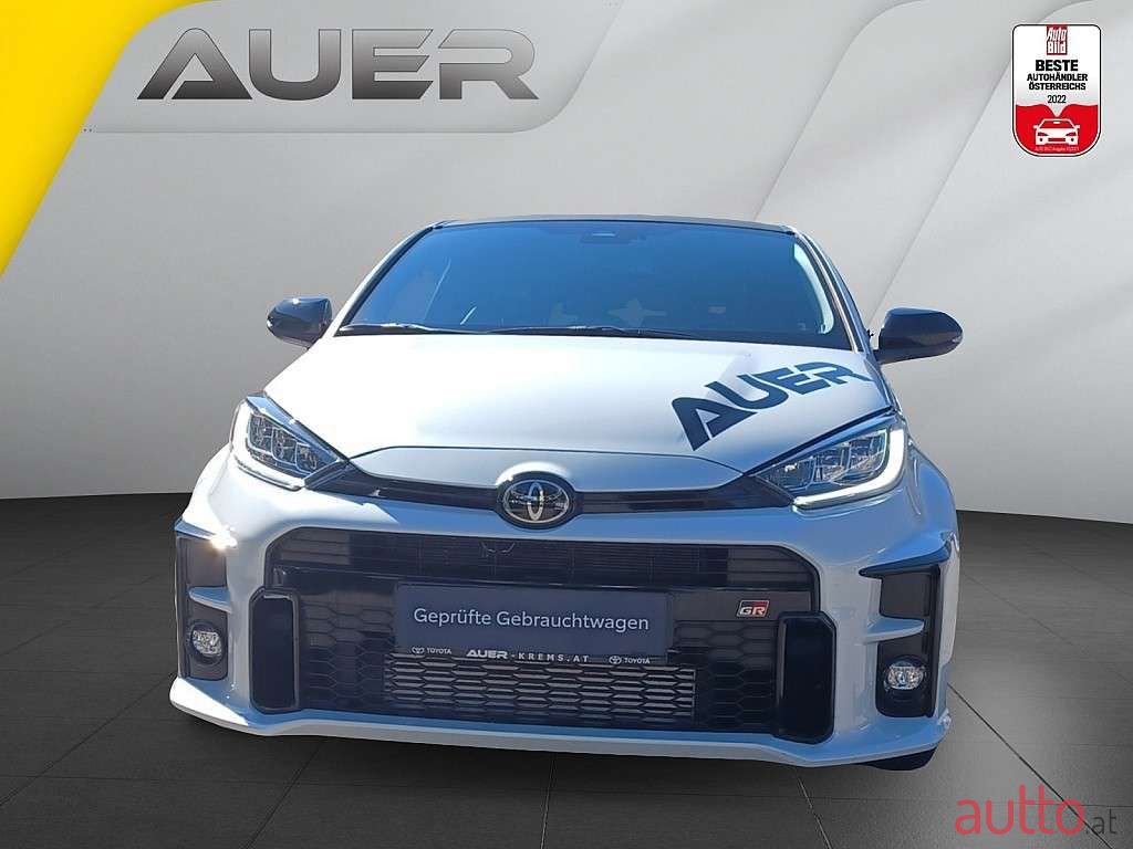 2021' Toyota Yaris photo #2
