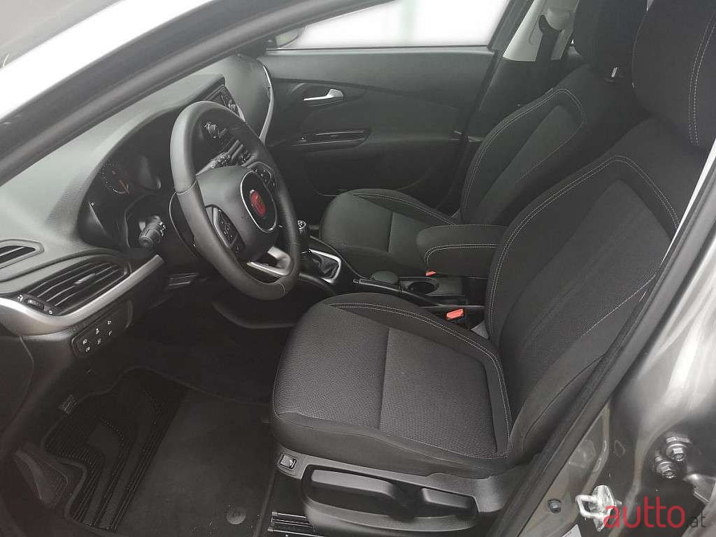 2016' Fiat Tipo photo #5
