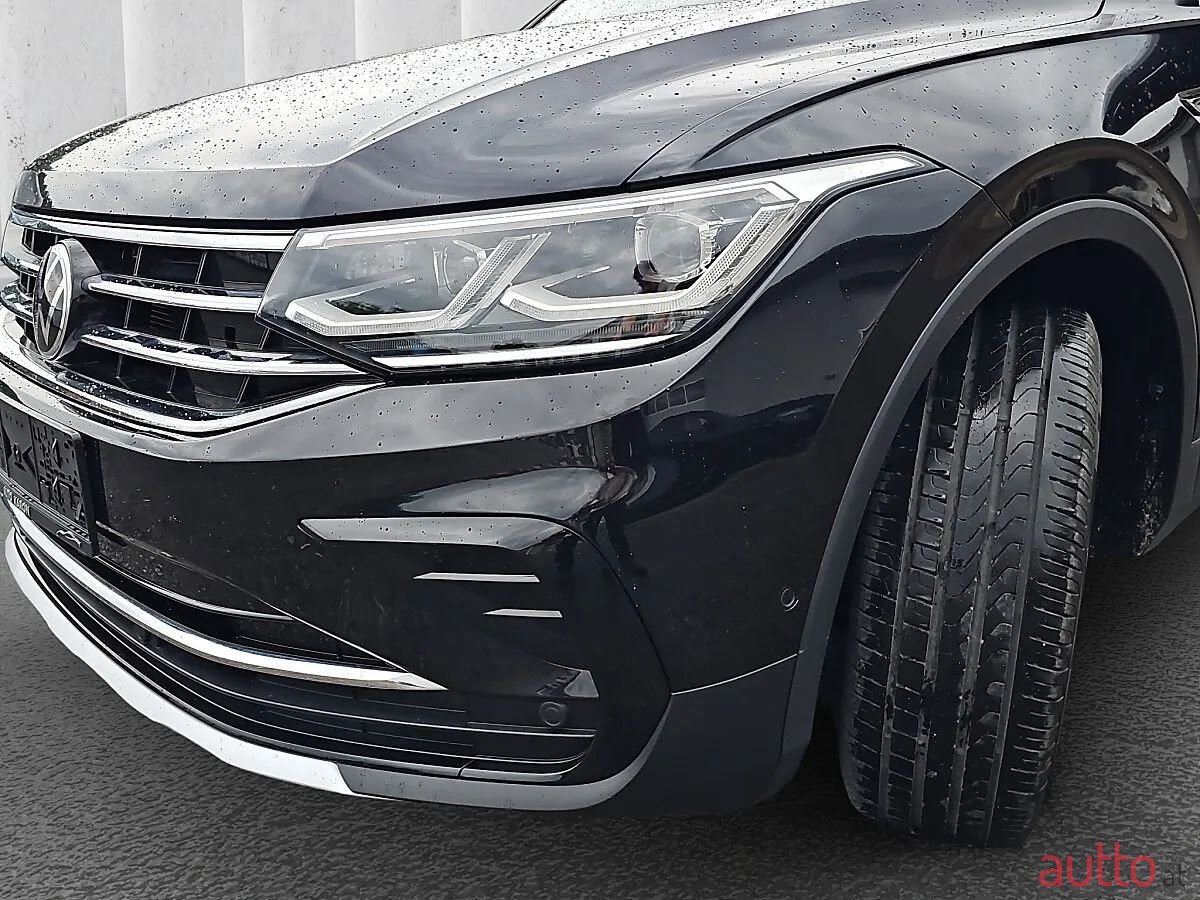 2020' Volkswagen Tiguan photo #5
