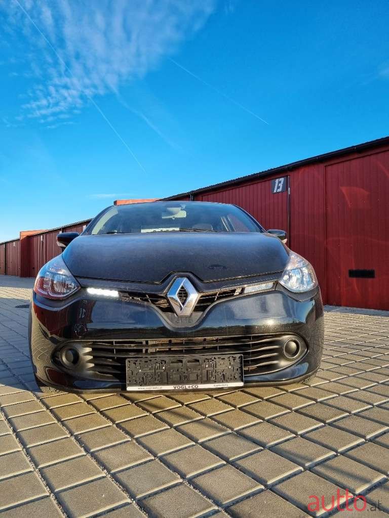 2014' Renault Clio photo #1