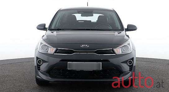 2020' Kia Rio photo #2
