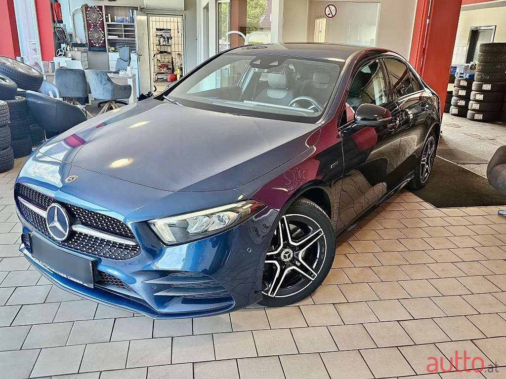 2020' Mercedes-Benz A-Klasse photo #1