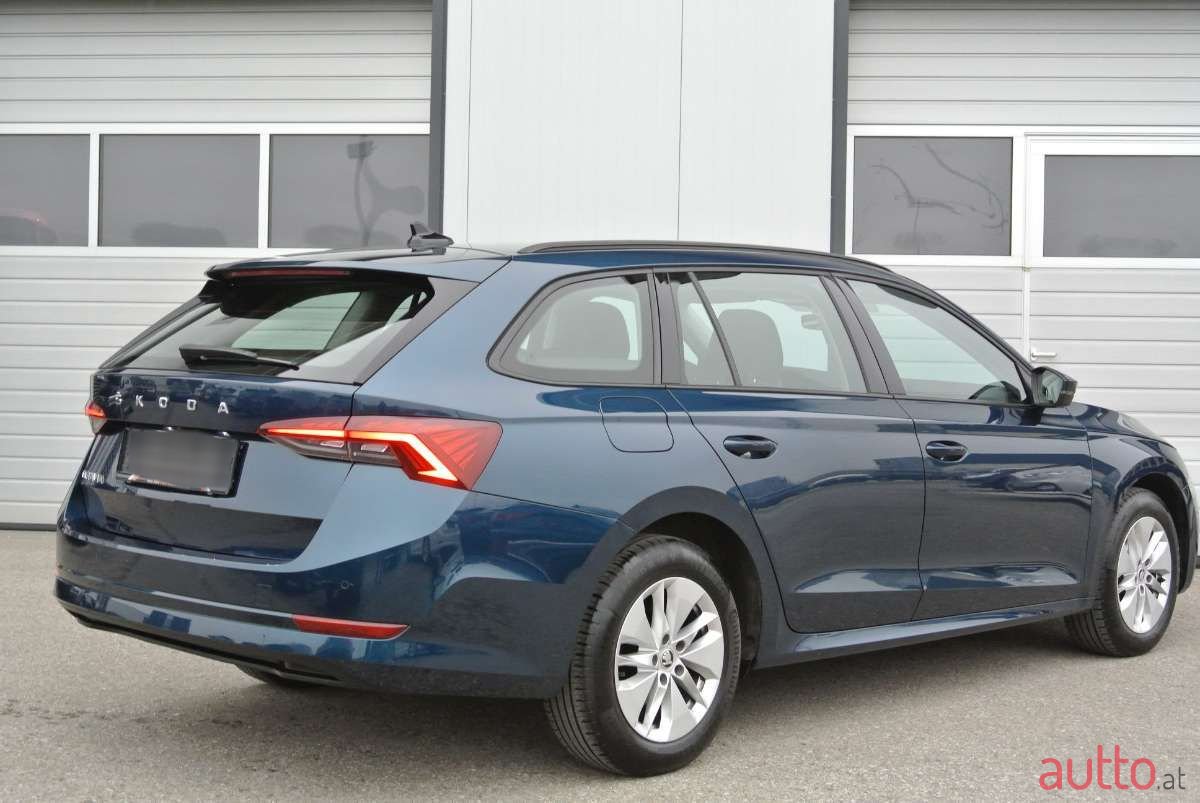 2020' Skoda Octavia photo #4
