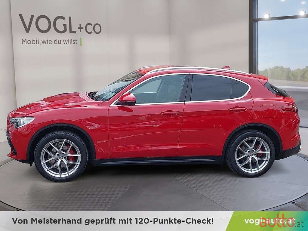 2019' Alfa Romeo Stelvio photo #2