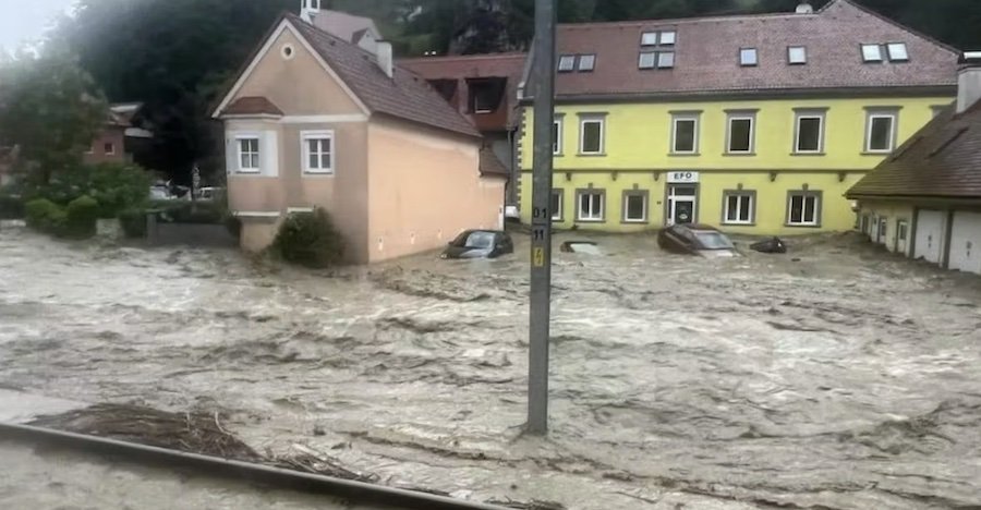 ÖAMTC warnt nach Flut: Auto keinesfalls starten!