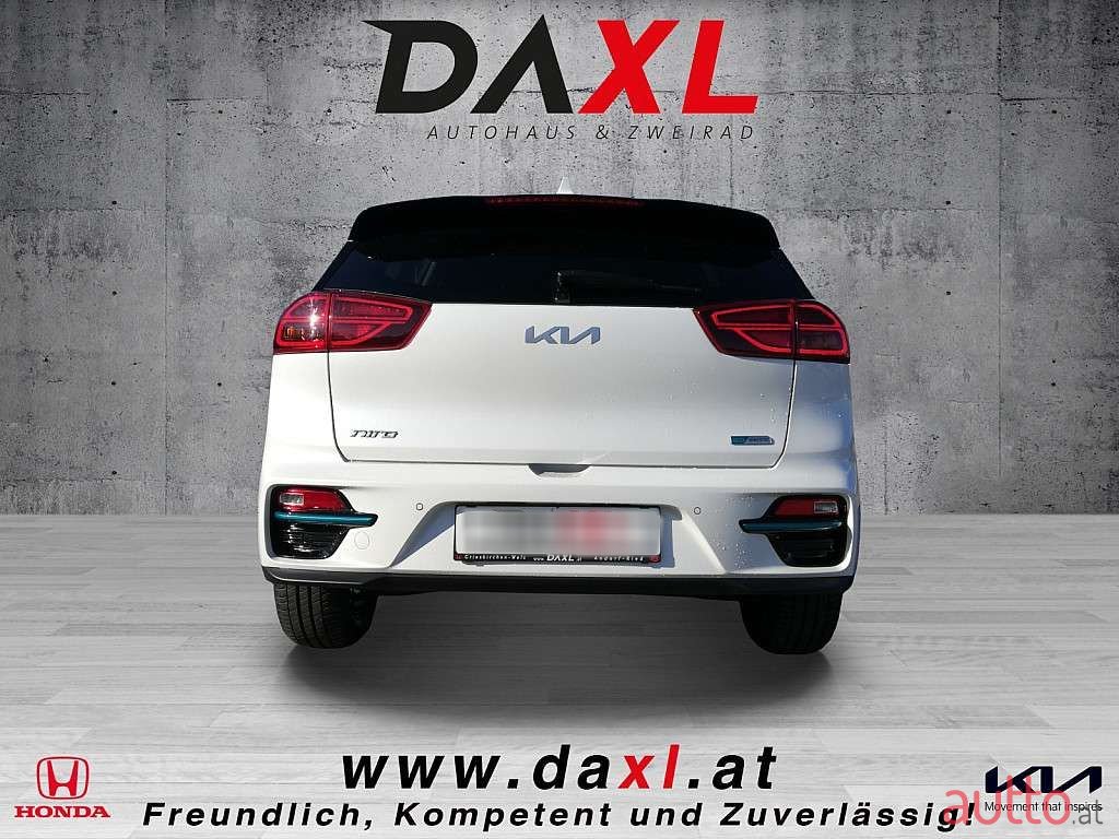 2020' Kia Niro photo #5