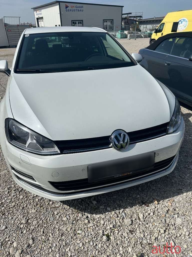 2015' Volkswagen Golf photo #3