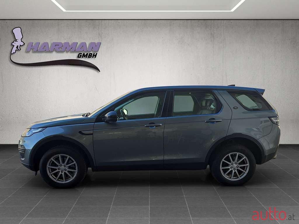 2017' Land Rover Discovery Sport photo #2