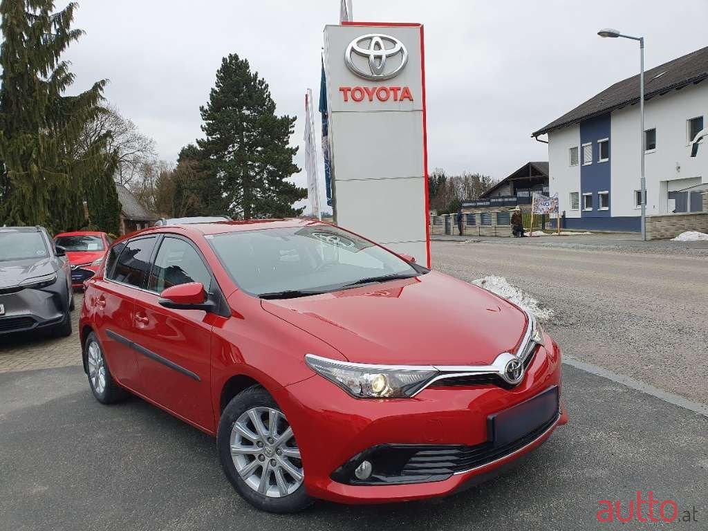 2017' Toyota Auris photo #1