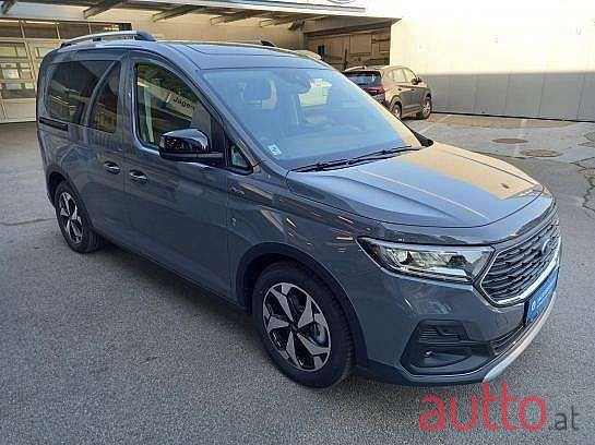 2023' Ford Tourneo photo #4