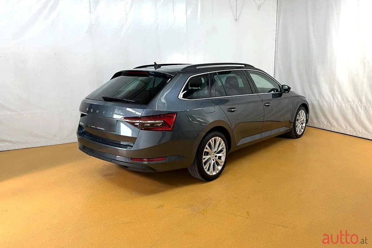 2021' Skoda Superb photo #3