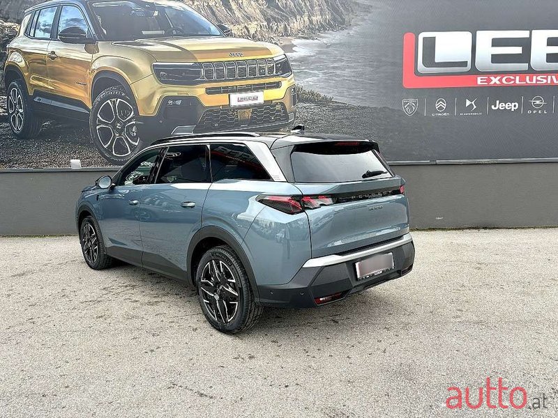 2024' Peugeot 5008 photo #3